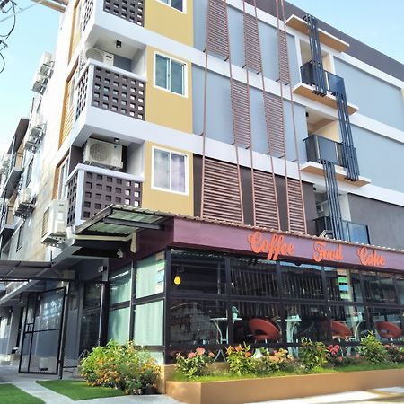 Rinrada Place Hotel Убонратчатхані Екстер'єр фото