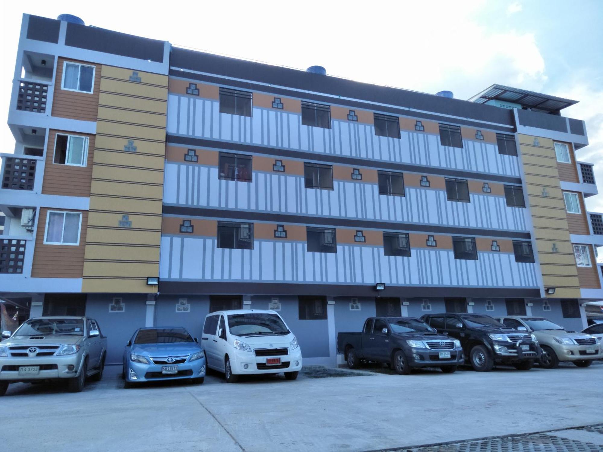 Rinrada Place Hotel Убонратчатхані Екстер'єр фото